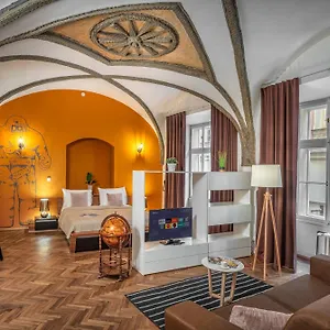 7-tales-suites.praguehotelsweb.com/